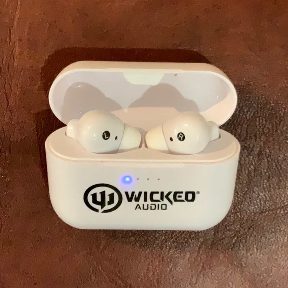 WICKED RANGR EARBUDS